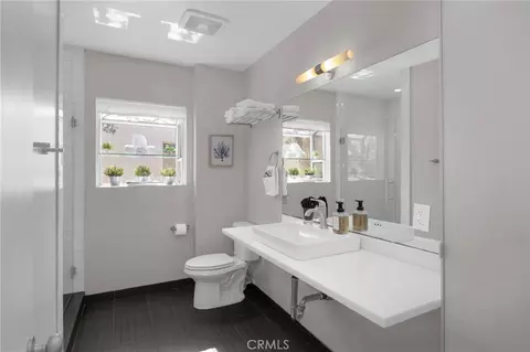 Bath - 134 Bennett, Long Beach, CA 90803 photo 3 of 7