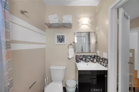 Bath - 134 Bennett, Long Beach, CA 90803 photo 7 of 7