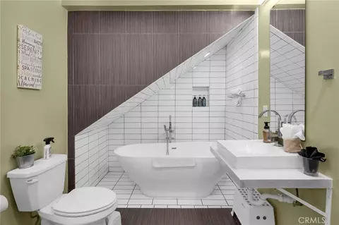 Bath - 134 Bennett, Long Beach, CA 90803 photo 2 of 7