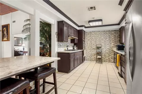 9315 Parrot, Downey, CA 90240