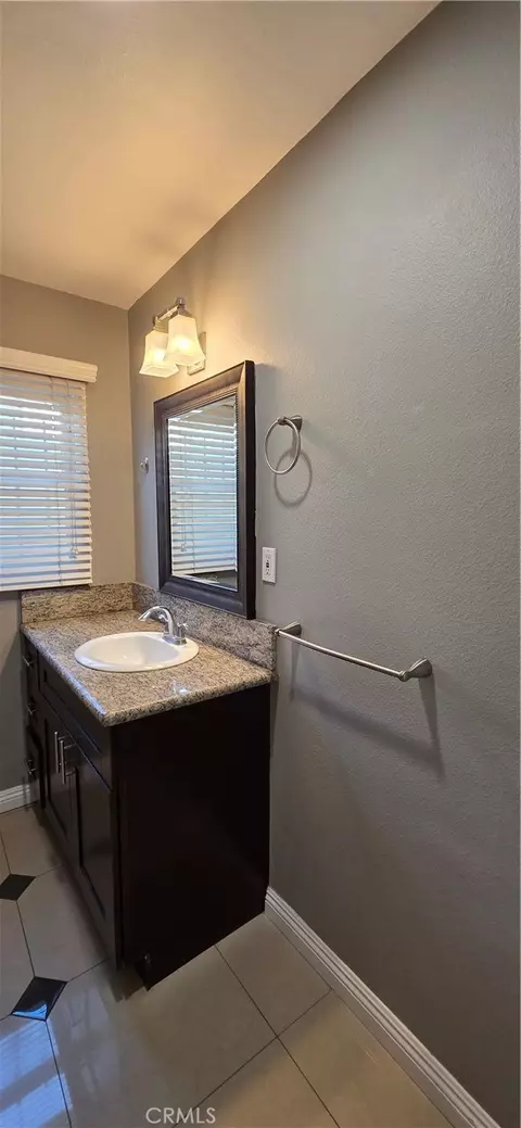 Bath - 1057 E Appleton, Long Beach, CA 90802 photo 3 of 3