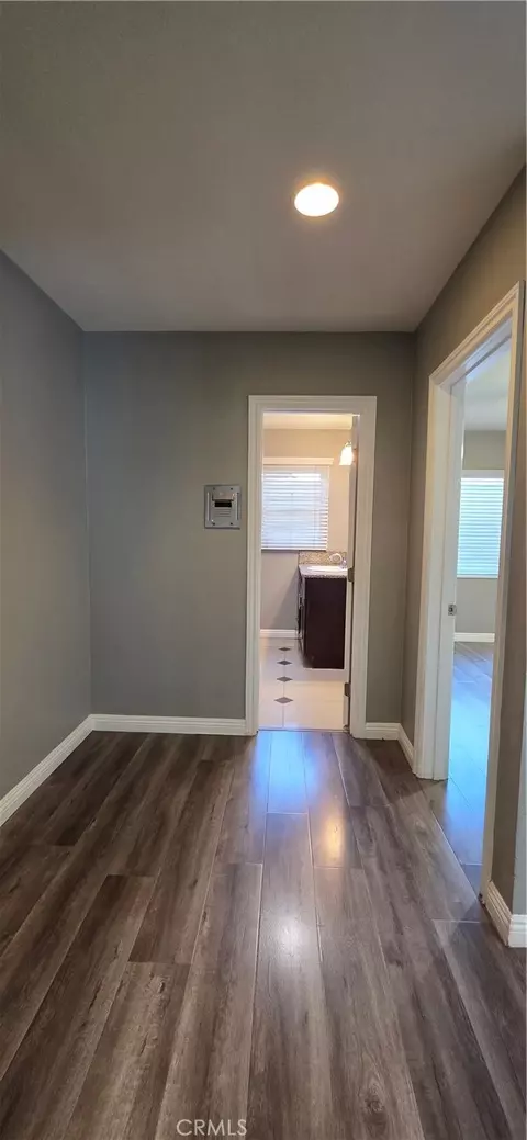 Entry Way - 1057 E Appleton, Long Beach, CA 90802 photo 2 of 2