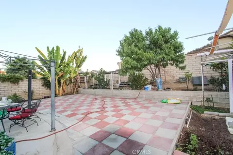 Exterior - 19914 Christopher, Saugus, CA 91350 photo 7 of 8