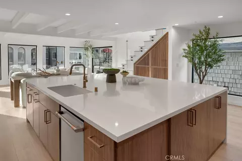 58 66th Pl, Long Beach, CA 90803