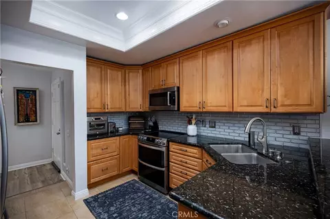 Kitchen - 4713 E 4th St, Long Beach, CA 90814 photo 3 of 3