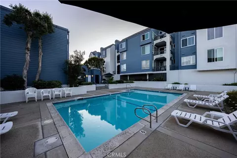 Exterior - 4713 E 4th St, Long Beach, CA 90814 photo 5 of 8