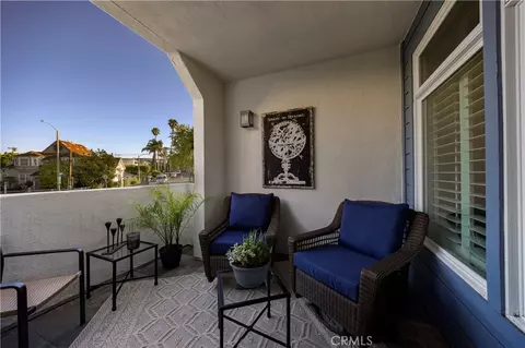 Exterior - 4713 E 4th St, Long Beach, CA 90814 photo 2 of 8