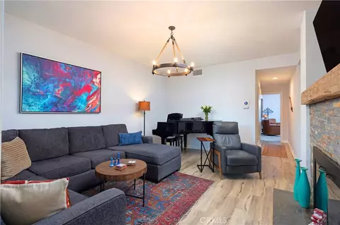 Living - 4713 E 4th St, Long Beach, CA 90814 photo 1 of 3