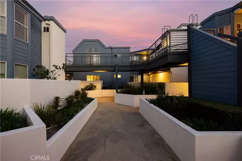 Exterior - 4713 E 4th St, Long Beach, CA 90814 photo 1 of 8
