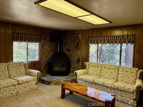 Living - 23992 Lakeview Dr, Crestline, CA 92325 photo 6 of 6