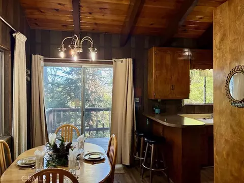 Dining - 23992 Lakeview Dr, Crestline, CA 92325 photo 2 of 2