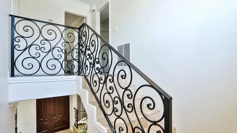 Entry Way - 4704 E Centralia St, Long Beach, CA 90808 photo 2 of 3