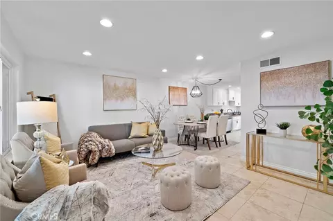 2338 Bunker Hl, Costa Mesa, CA 92626