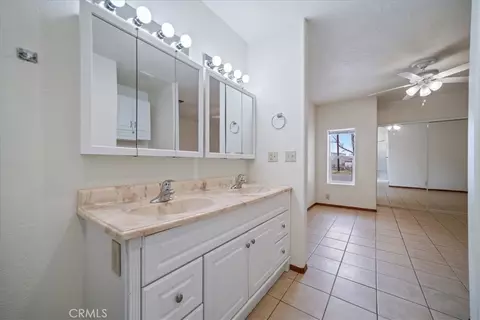 Bath - 610 Quivera, Needles, CA 92363 photo 3 of 8