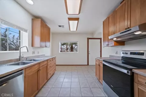 Kitchen - 610 Quivera, Needles, CA 92363 photo 5 of 8