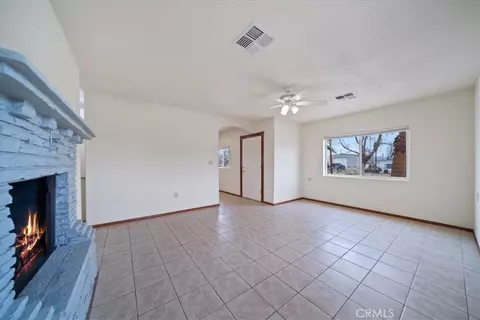 Living - 610 Quivera, Needles, CA 92363 photo 3 of 5
