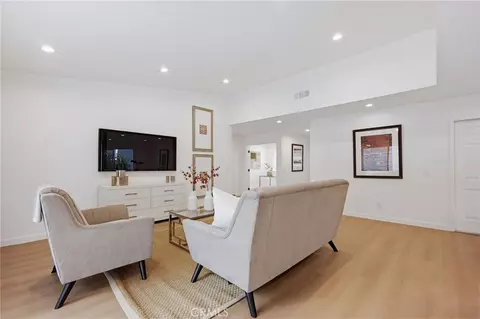 Living - 7355 Vineyard Ave, Rancho Cucamonga, CA 91730 photo 3 of 4