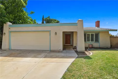 121 S Connie Cir, Anaheim, CA 92806