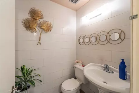 Bath - 16710 Orange Ave #A1, Paramount, CA 90723 photo 1 of 3