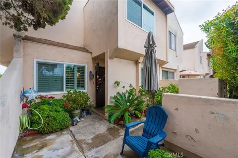 Exterior - 16710 Orange Ave #A1, Paramount, CA 90723 photo 3 of 10