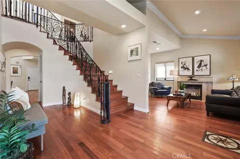 Entry Way - 4326 E Vista St, Long Beach, CA 90803 photo 2 of 5