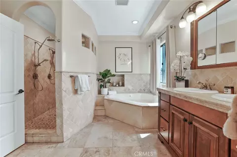 Bath - 4326 E Vista St, Long Beach, CA 90803 photo 2 of 2