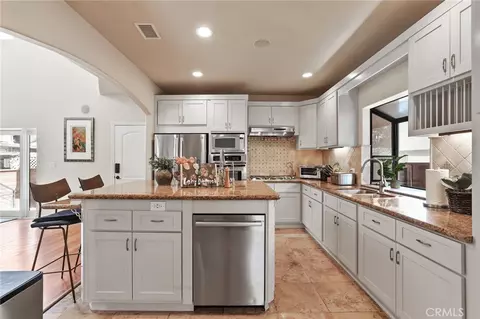 Kitchen - 4326 E Vista St, Long Beach, CA 90803 photo 3 of 4