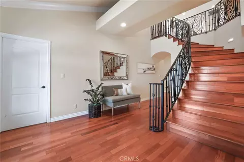 Entry Way - 4326 E Vista St, Long Beach, CA 90803 photo 3 of 5