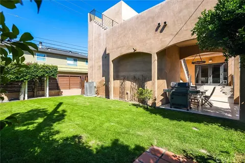 Exterior - 4326 E Vista St, Long Beach, CA 90803 photo 4 of 7