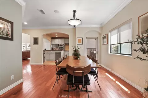 Dining - 4326 E Vista St, Long Beach, CA 90803 photo 1 of 2