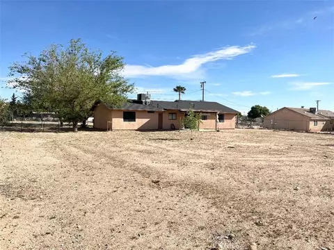Exterior - 19145 Sheffield St, Hesperia, CA 92345 photo 6 of 8