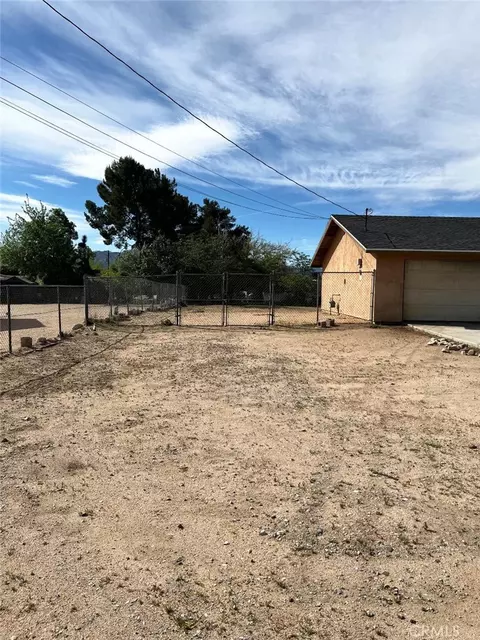 Exterior - 19145 Sheffield St, Hesperia, CA 92345 photo 4 of 8
