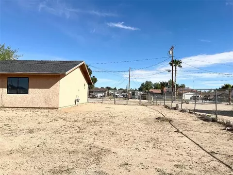 Exterior - 19145 Sheffield St, Hesperia, CA 92345 photo 8 of 8