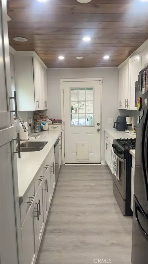 23869 Wildwood, Crestline, CA 92325 photo 2