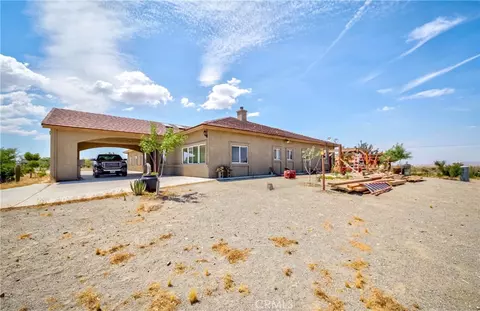 3789 Luna Rd, Phelan, CA 92371