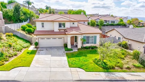 7097 Lawson Ct, Highland, CA 92346