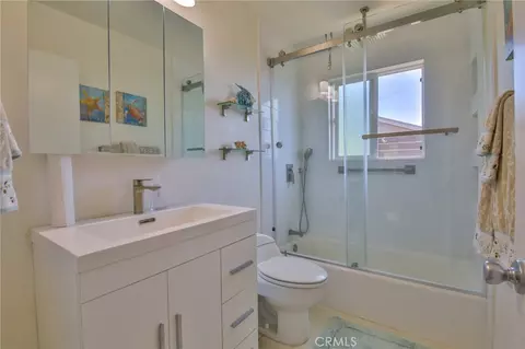 Bath - 19309 Tillman, Carson, CA 90746 photo 3 of 3