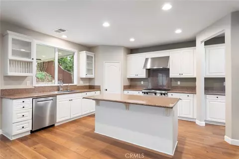 Kitchen - 45000 Vine Clf, Temecula, CA 92592 photo 2 of 2