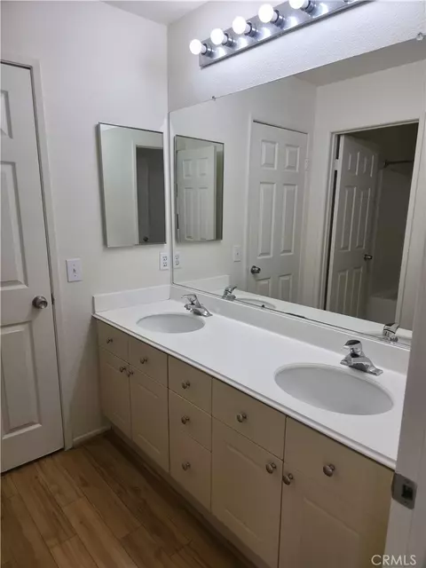 Bath - 1379 Withorn Ct, Riverside, CA 92507 photo 5 of 5