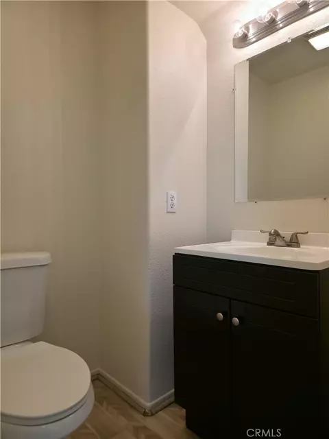 Bath - 1379 Withorn Ct, Riverside, CA 92507 photo 1 of 5