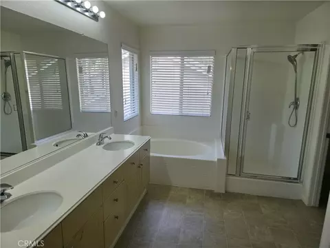 Bath - 1379 Withorn Ct, Riverside, CA 92507 photo 2 of 5