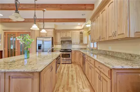 Kitchen - 24782 Altdorf, Crestline, CA 92325 photo 2 of 2
