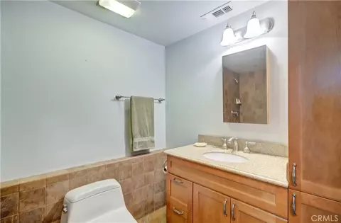 Bath - 24782 Altdorf, Crestline, CA 92325 photo 5 of 5