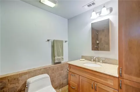 Bath - 24782 Altdorf, Crestline, CA 92325 photo 6 of 6