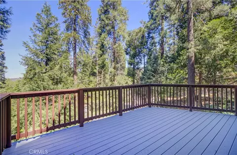 Exterior - 24782 Altdorf, Crestline, CA 92325 photo 5 of 9