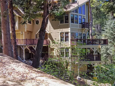 Exterior - 24782 Altdorf, Crestline, CA 92325 photo 2 of 9
