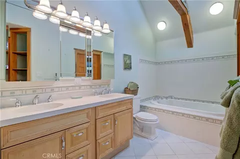 Bath - 24782 Altdorf, Crestline, CA 92325 photo 2 of 5