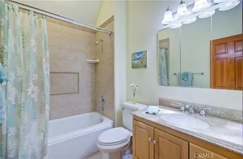 Bath - 24782 Altdorf, Crestline, CA 92325 photo 4 of 5