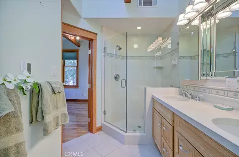 Bath - 24782 Altdorf, Crestline, CA 92325 photo 3 of 6