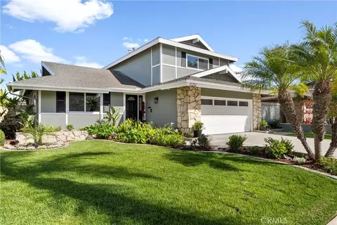 17252 Almelo Ln, Huntington Beach, CA 92649